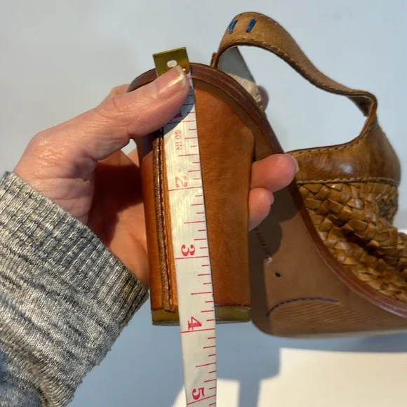 FRYE Sofia  Women's Heels Sandals Size Brown Woven Leather Buckle 4" Heel size 8 - Picture 13 of 14
